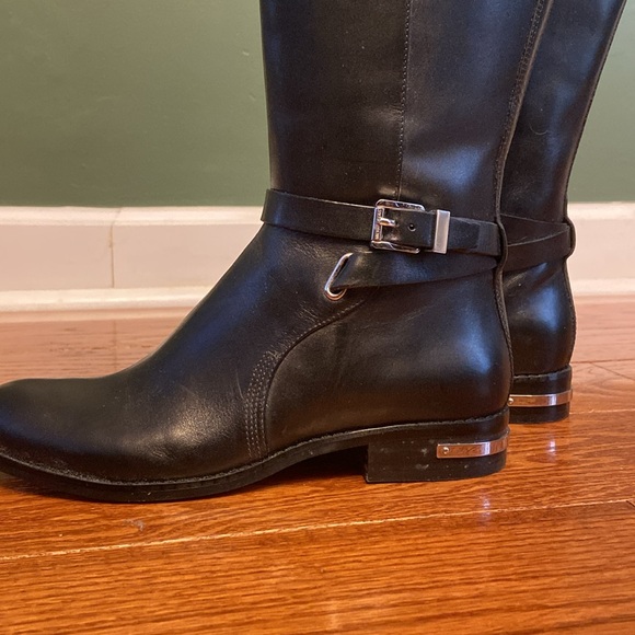 Michael Kors riding boots in the color black. - Picture 3 of 4